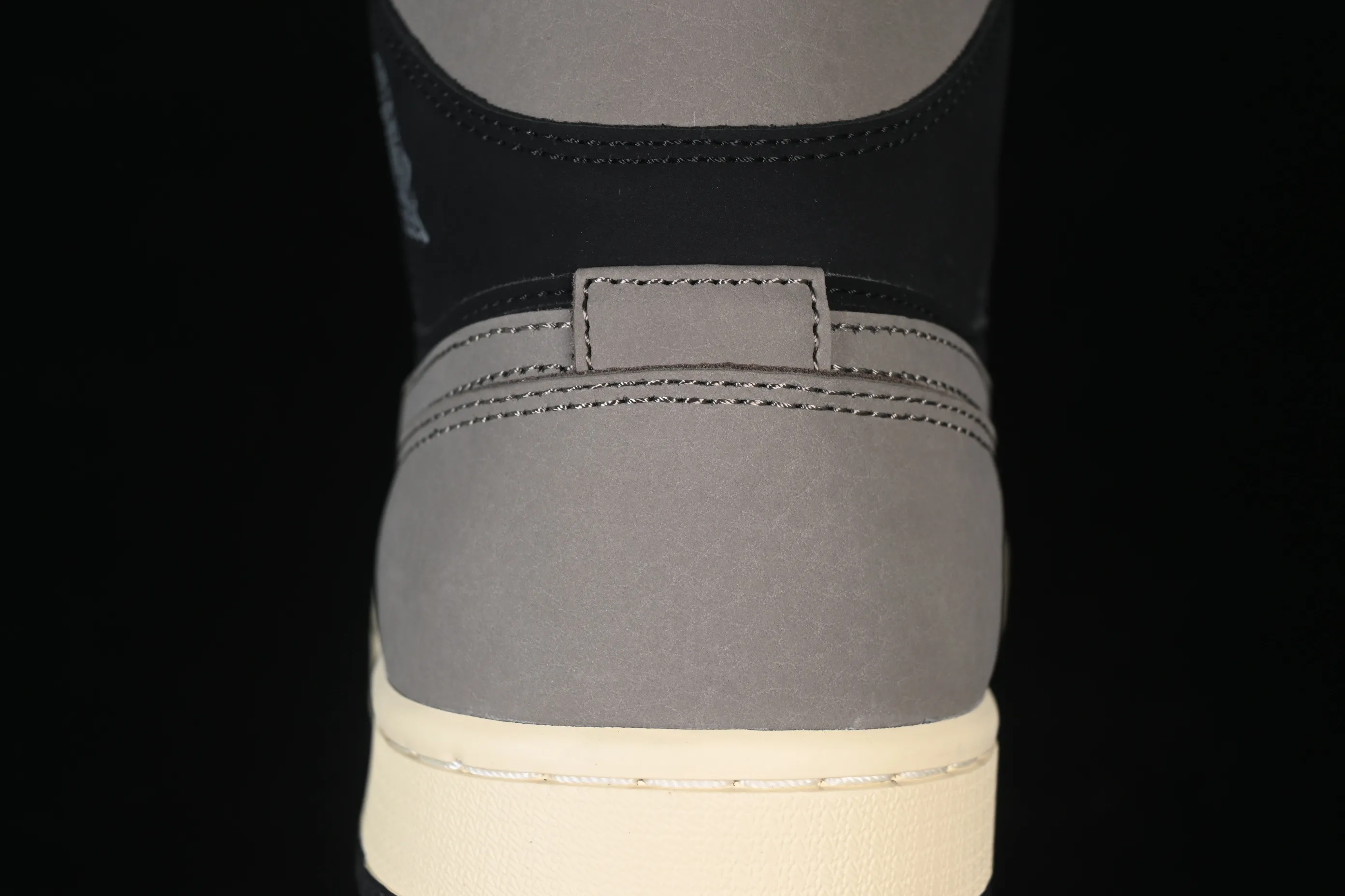 All categories Air Jordan Jordan series basketball shoes Air Jordan 1 Mid G version pure original Air Jordan 1 Mid AJ1 Joe 1 milk tea mocha mid-top cultural casual sneakers IB7110-002